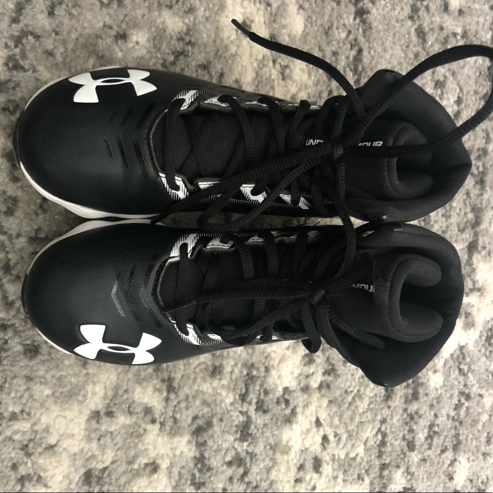 Under Armour 2Y Football Cleats